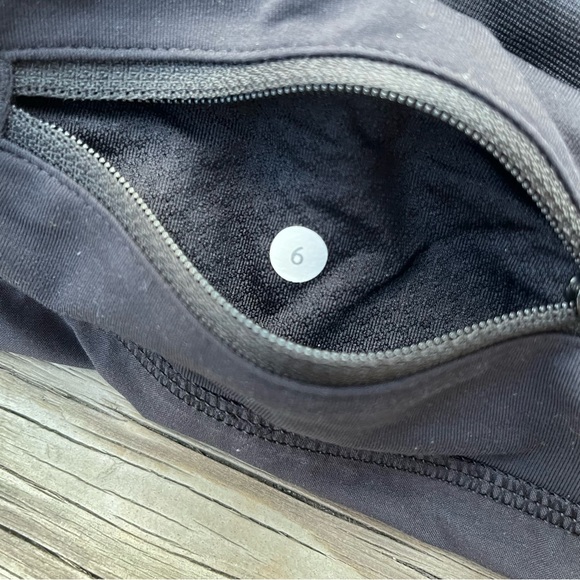 Lululemon shorts - Picture 4 of 4